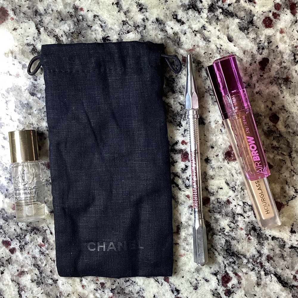 Authentic🖤CHANEL Black Pouch